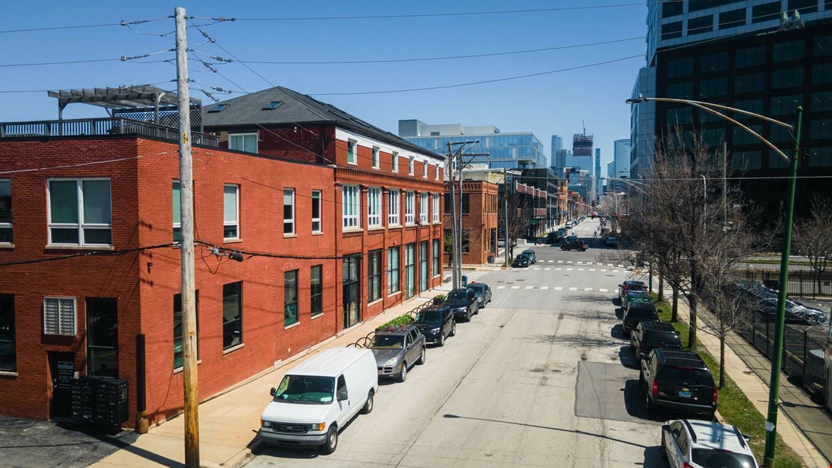 Loft Space Available with On-Site Parking in Fulton Market