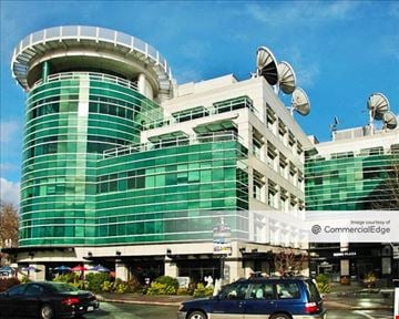 Komo Plaza East