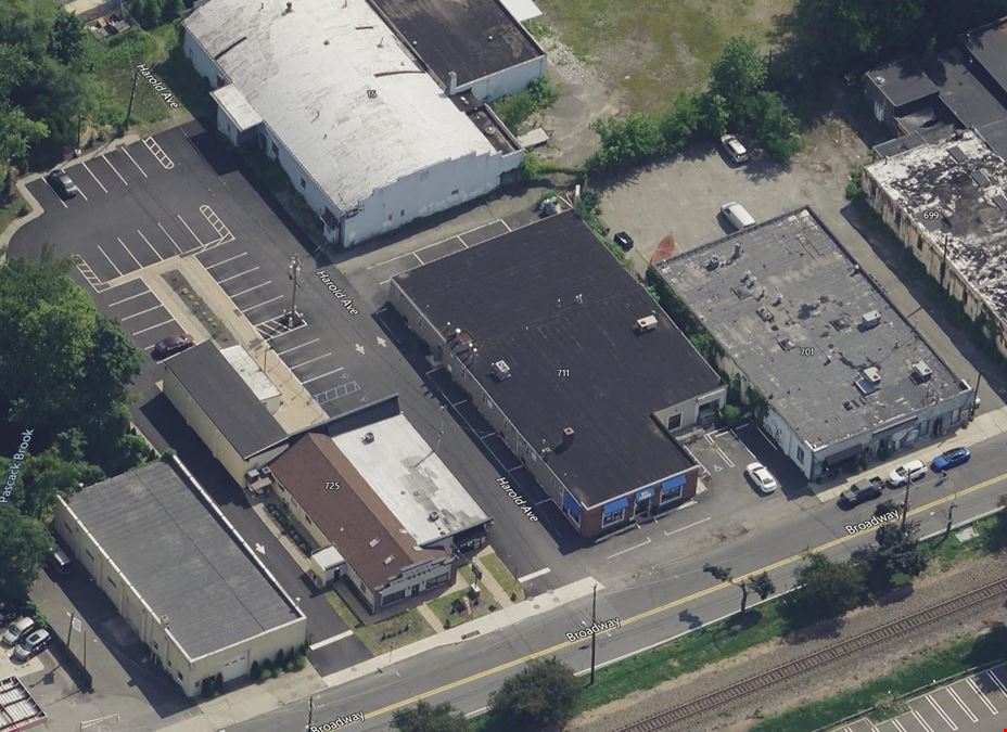 711 Broadway Industrial Trade Building with In-Place Dry Cleaner Income