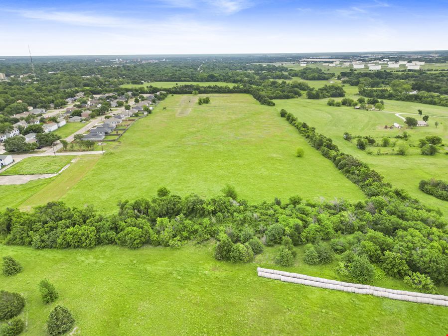 Prime 23.6 Acres in Rapidly Growing Corsicana – Zoned Residential & Commercial, Development-Ready