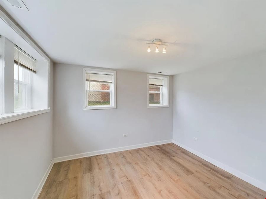 619 E Groveland Park | 7 Unit Multifamily