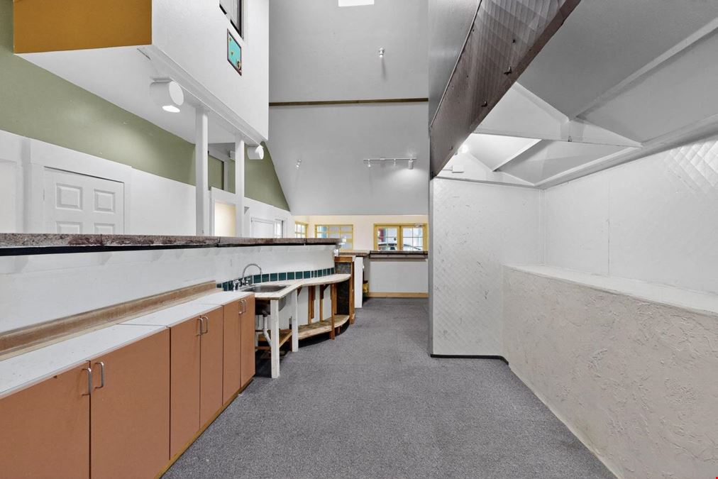 606 Broadway Blvd SE