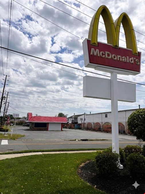 Retail Fast Food Establishment For Sale or Lease