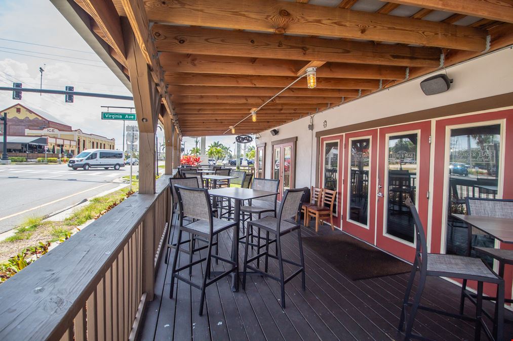 Burg’r Bar | Restaurant & Real Estate