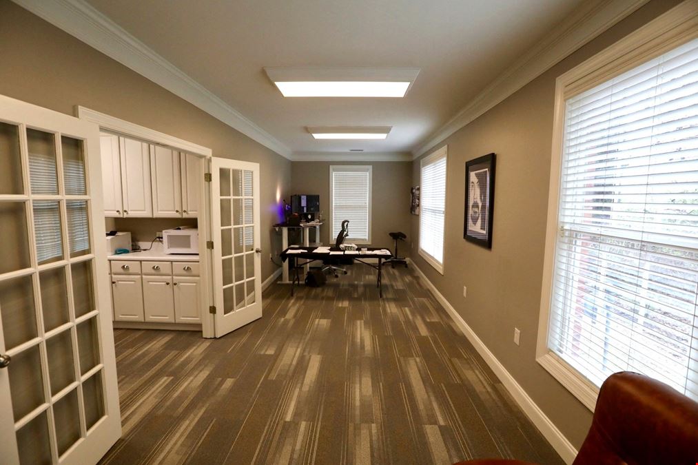 Modern, ground floor office suite