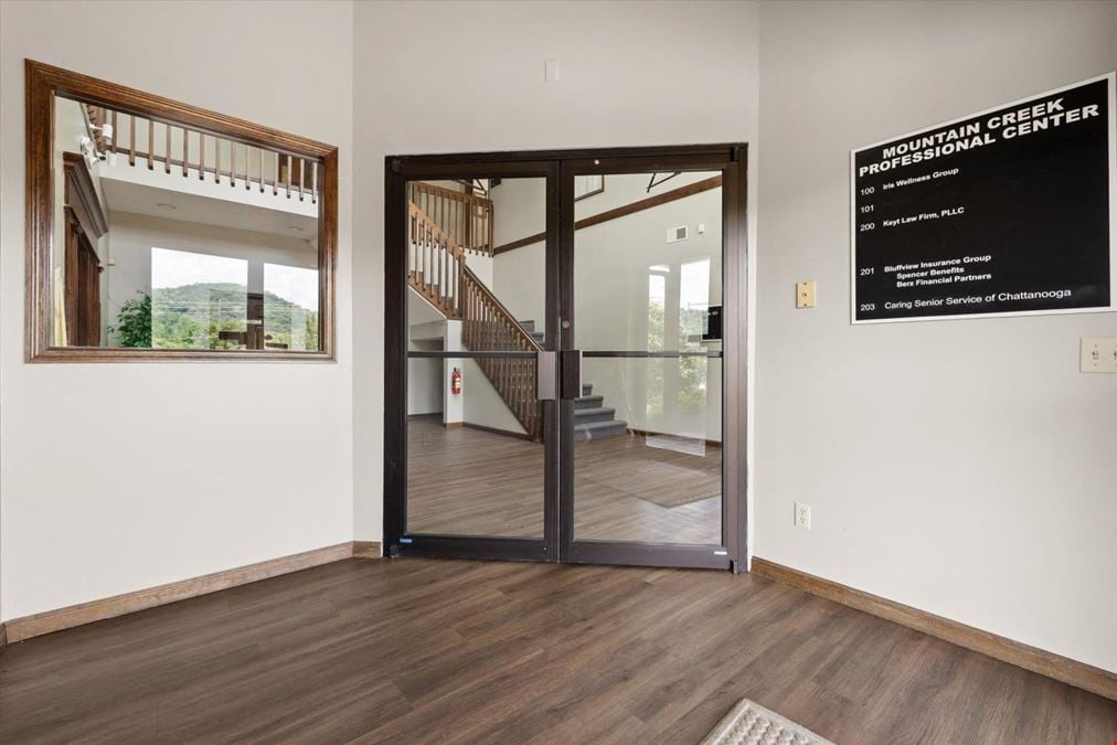 2 Executive Suites 