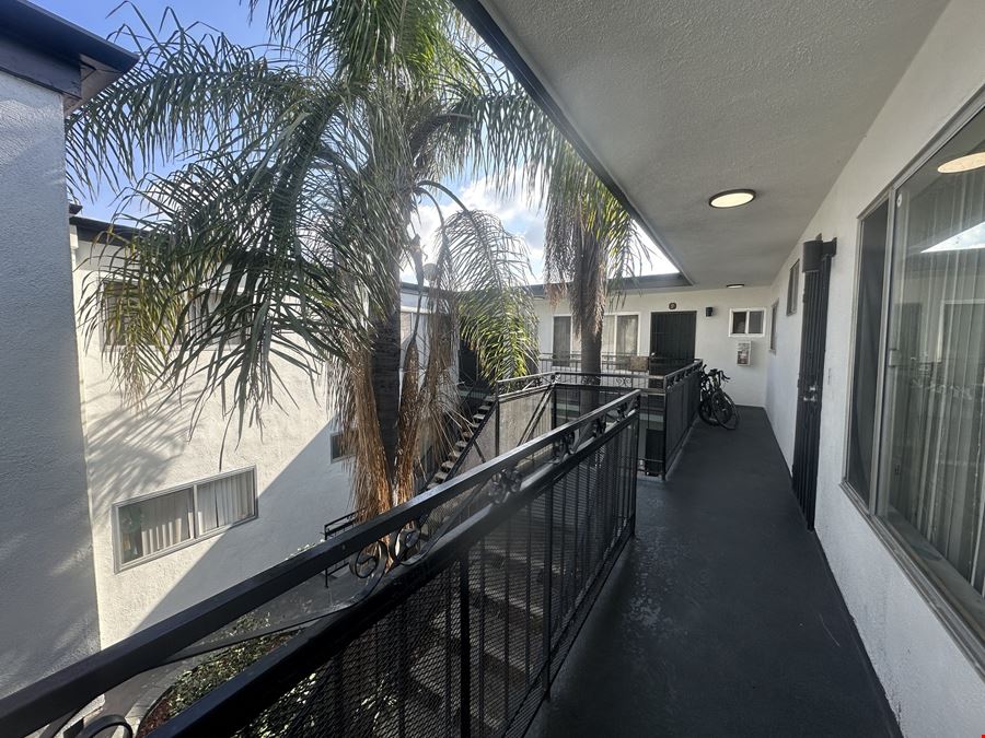 610 E Hyde Park Blvd