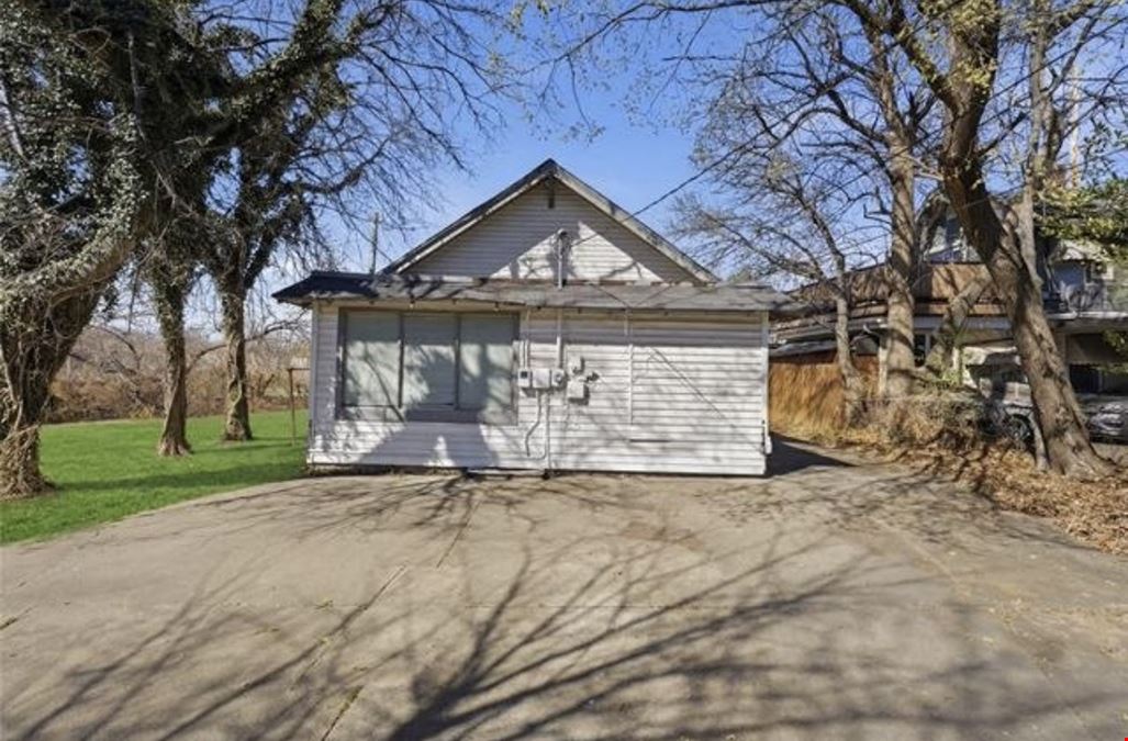 1207 S Carson Ave - Office