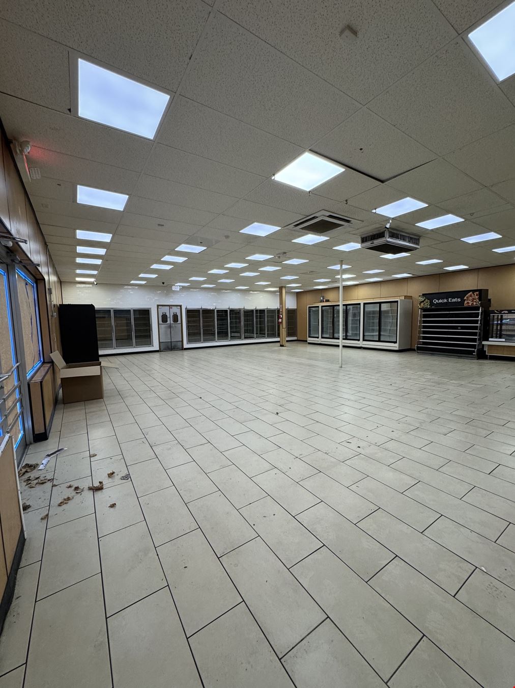 2458 Delaware Ave - 2,814+/- SF Retail Space
