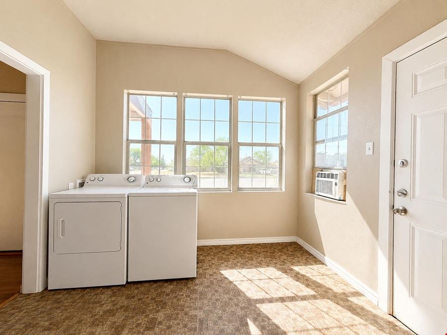 Flexible 4-Unit Property Opportunity in Midland