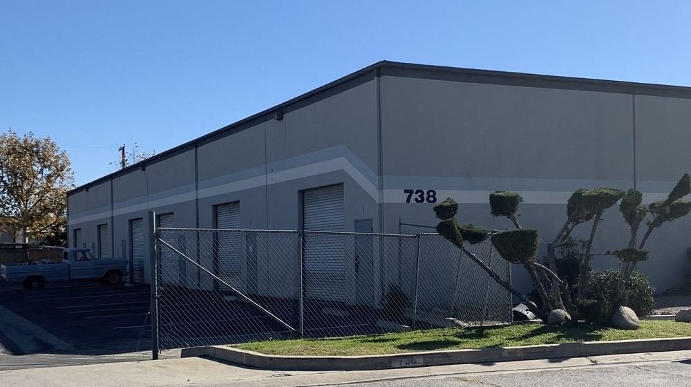 718-738 N Loren Ave