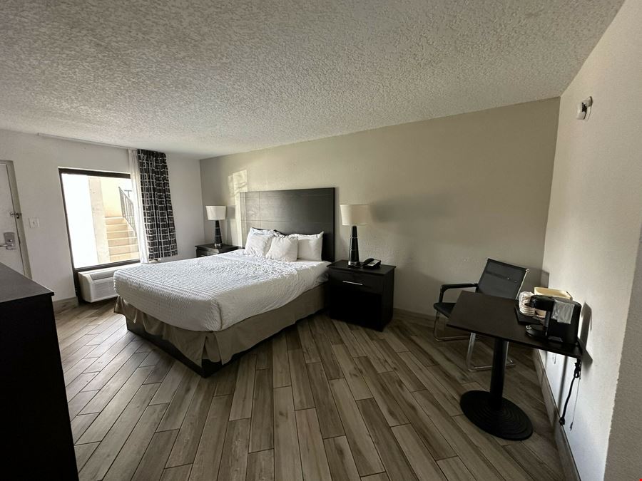 Clarion Inn & Suites Kissimmee-Lake Buena Vista South