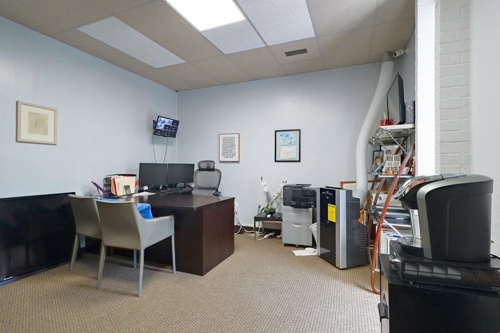 Professional Office Suite For Lease