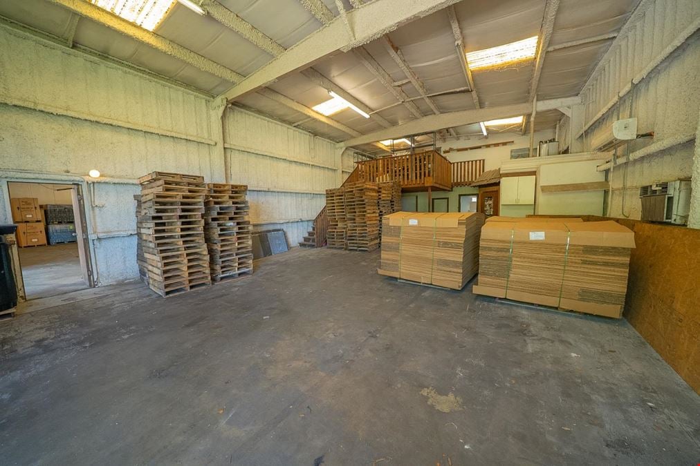 Punta Gorda Warehouse, Office, & Open Yard Space
