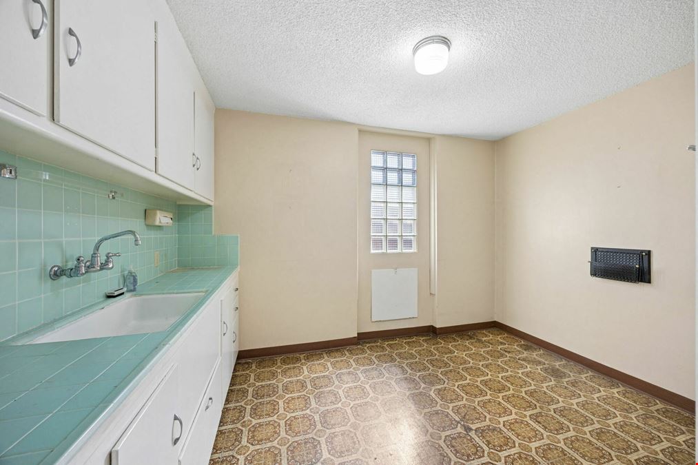 2316 DWIGHT WAY
