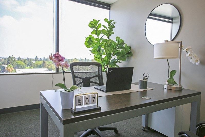 Premier Workspaces - CER - Cerritos South Los Angeles