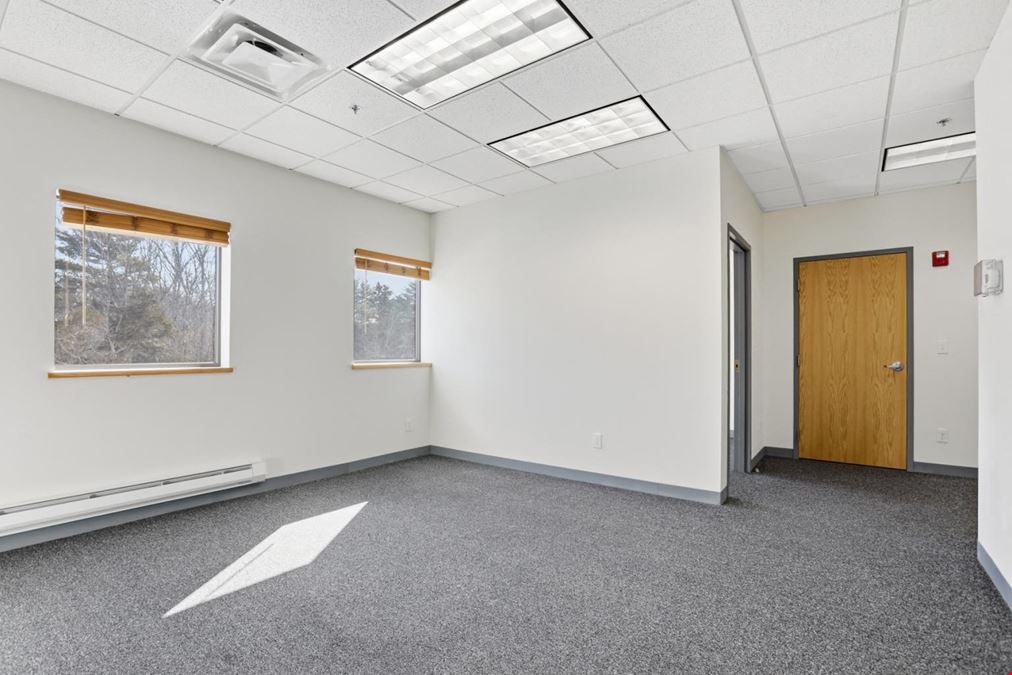 3,700sf Professional Office Suite for Lease in Rowley, MA
