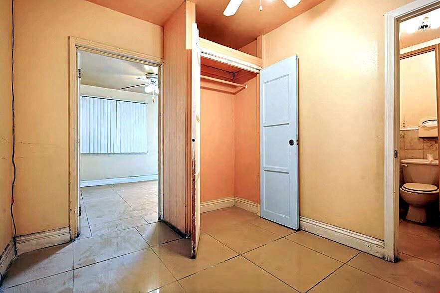 1108 E 84th Place