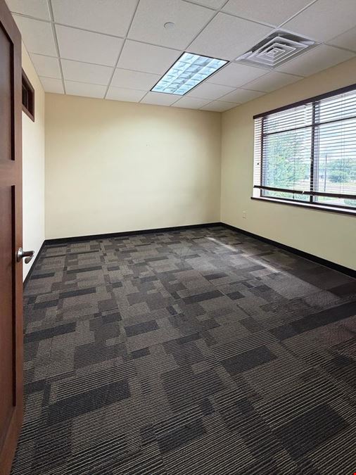 2475 Maplewood Drive W #113