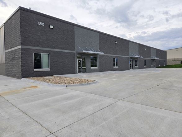 Preview of Industrial space for Rent at 6365 South 118th Street