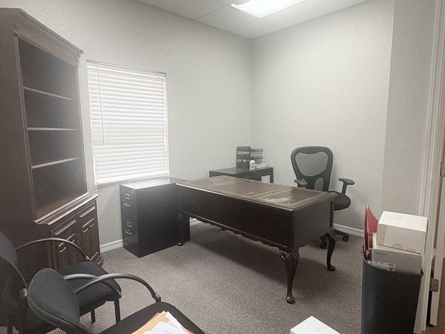 1,450 sf professional office for lease in Venice