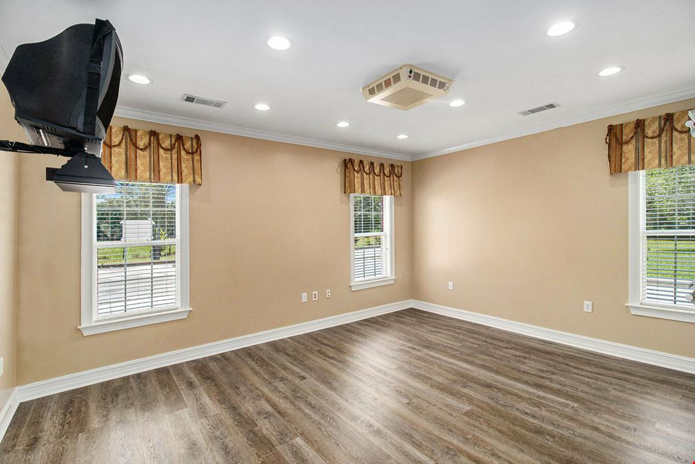 3175 Highway 81 W
