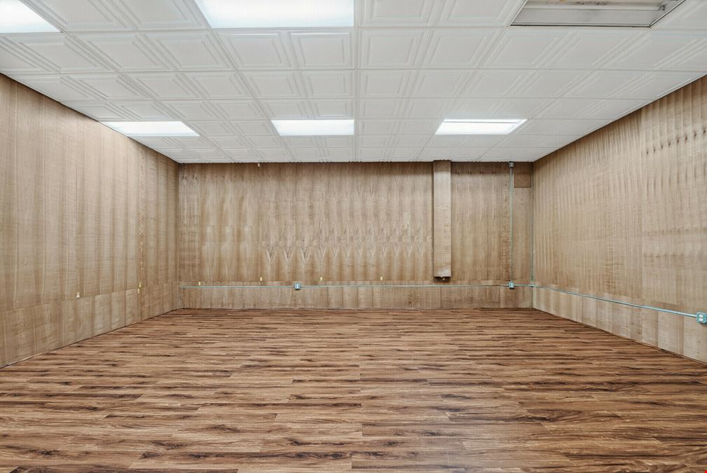 Free Standing Retail Building For Lease
