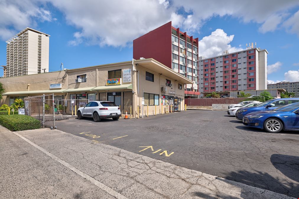 1694 Kalakaua Ave