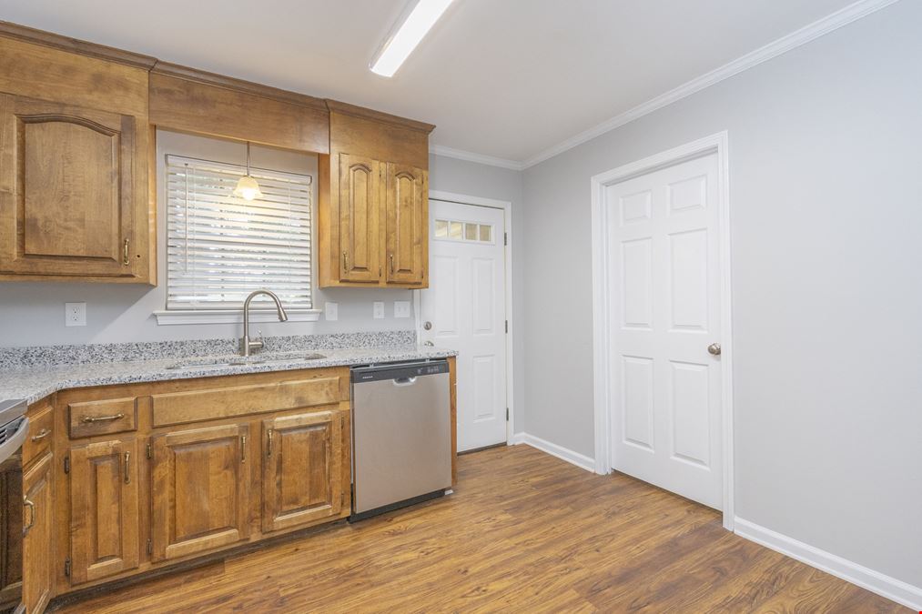 407-417 Nelson Dr