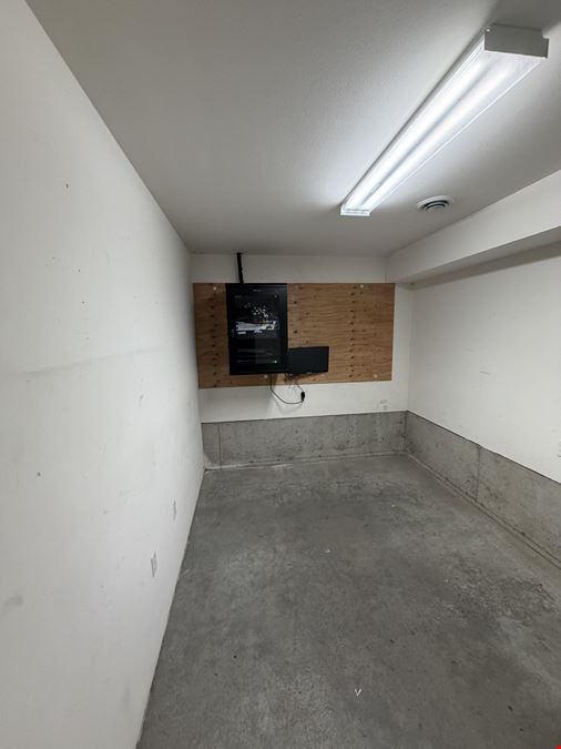 3606 E. Wellesley Ave