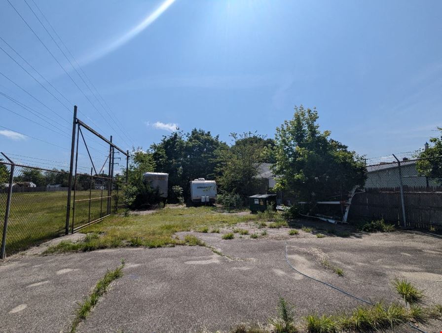 Versatile Industrial Property with Extra Lot – 21 Pommenville St, Pawtucket, RI  02861 & lot 927 Campbell St 