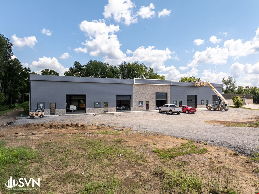 New 2,000 - 10,000 SF Retail / Warehouse Available