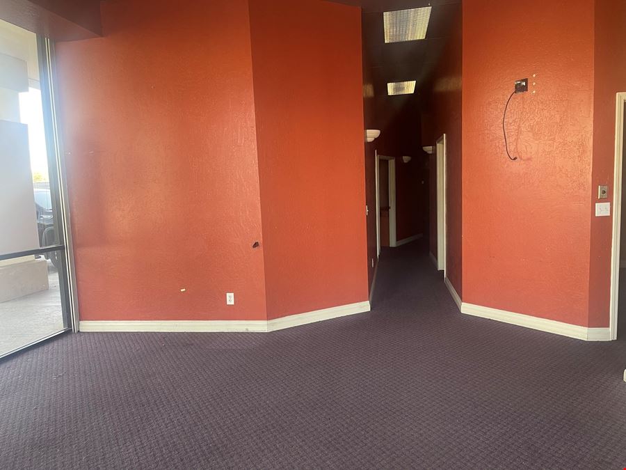Prime Blackstone Ave Burlington Plaza Space Available