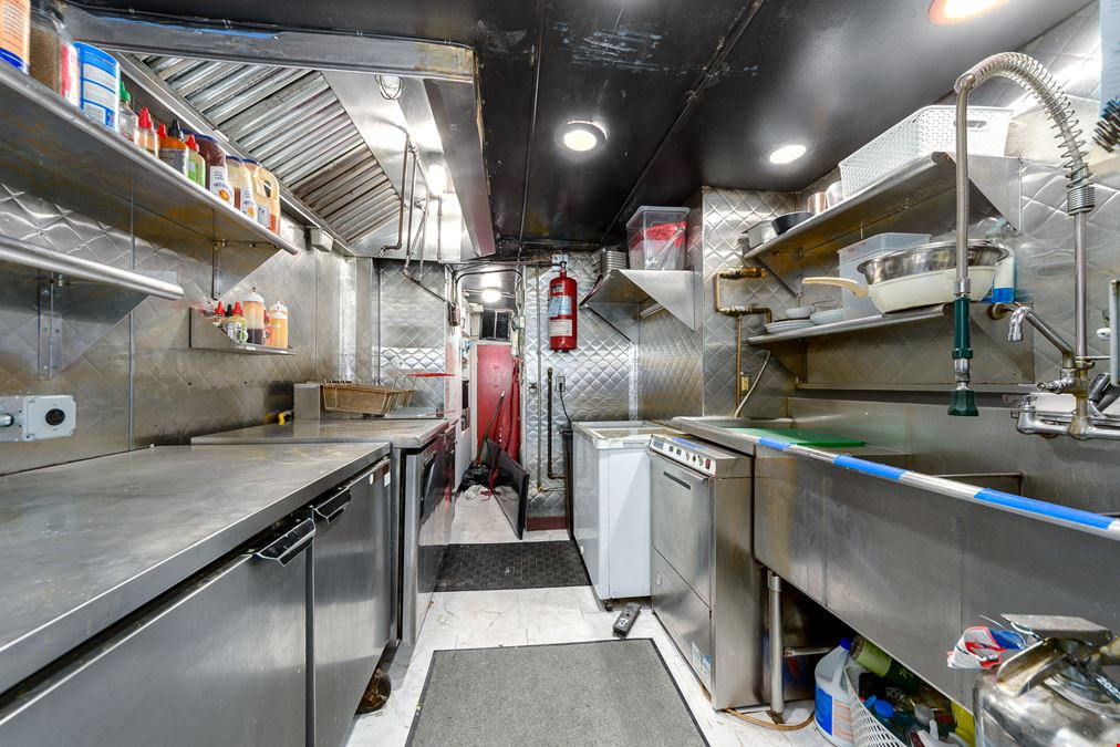 600 SF | 430 East 9th Street | Iconic East Village Restaurant Incubator on 9th Street for Sublease