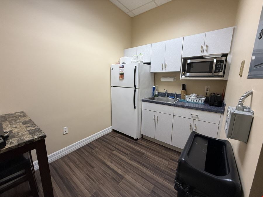 Granada Professional Center | Single-Tenant Investment Opportunity