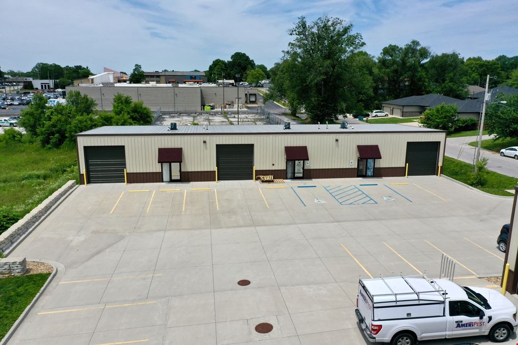 1,500 SF Warehouse / Office Space For Lease in Southeast Springfield