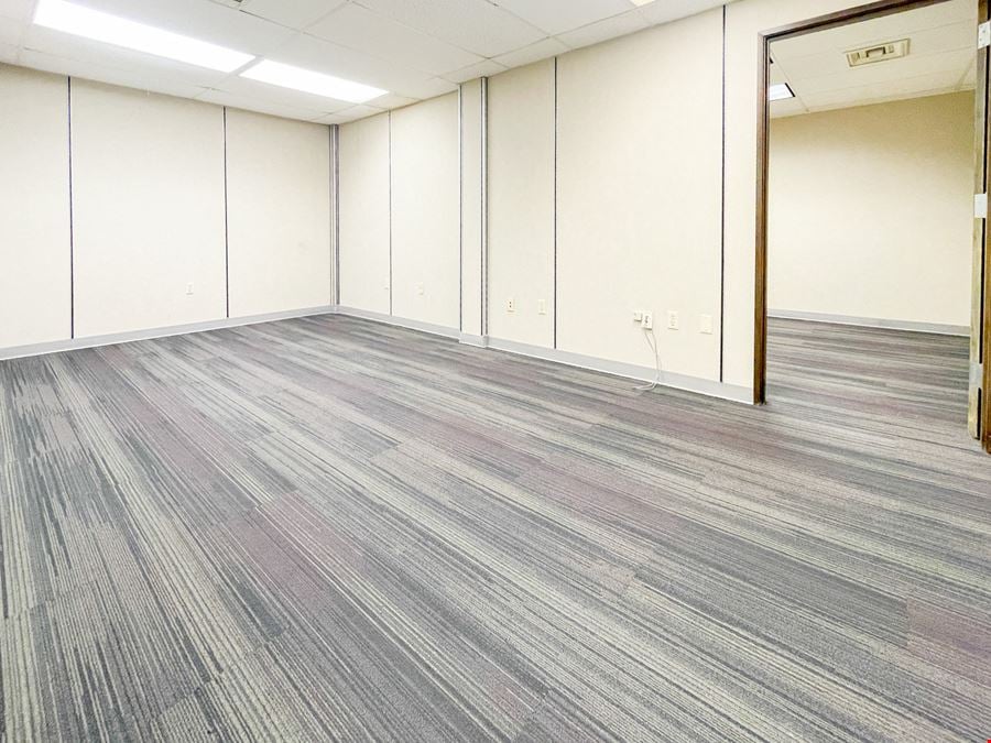 Full-Service Office Suites for Lease near Bon Carré