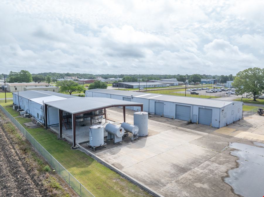 Warehouse near Acadiana Regional Airport