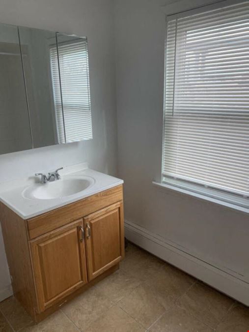 2580 Richmond Ter