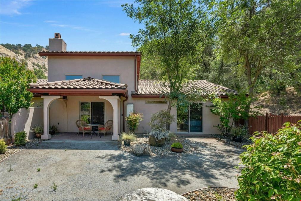 (7) Fully-Operational Airbnb Units in Scenic Three Rivers