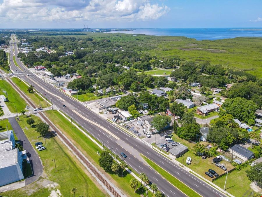 9913 S. US Highway 41