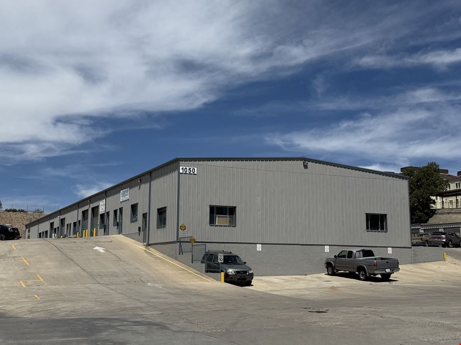 Industrial Suite For Lease off Willow Creek