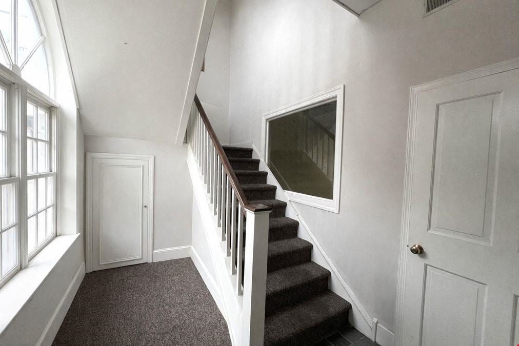 20 E Market St