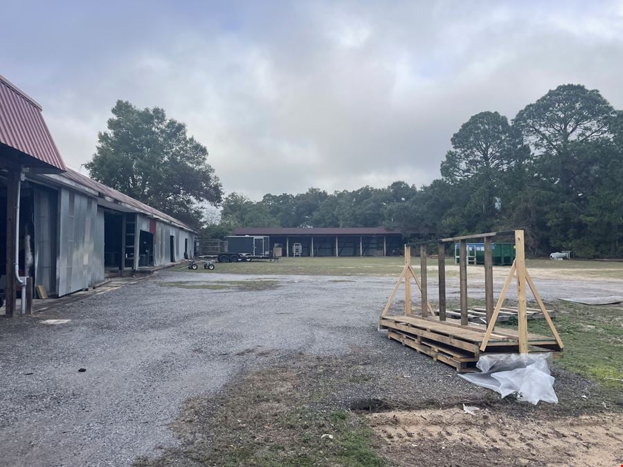 Pensacola Warehouse with Large Lay Down Area