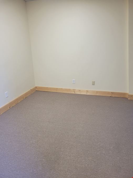 625 SF Industrial Office Space For Lease