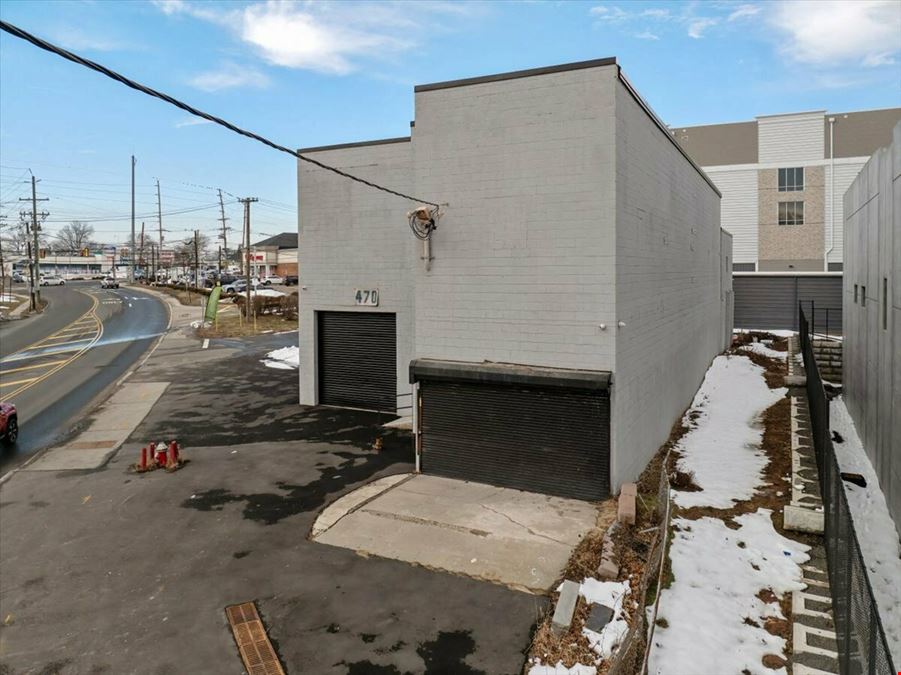 Belleville Turnpike Industrial Flex Building with Renovated Office & 25-Ft Ceilings