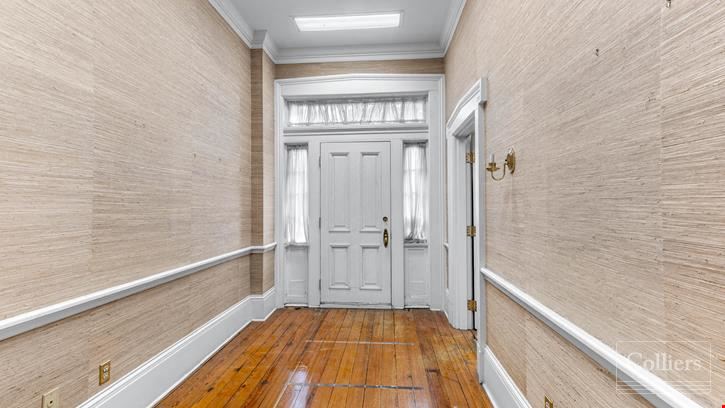 Historic Downtown Savannah Office — Prime Redevelopment Opportunity