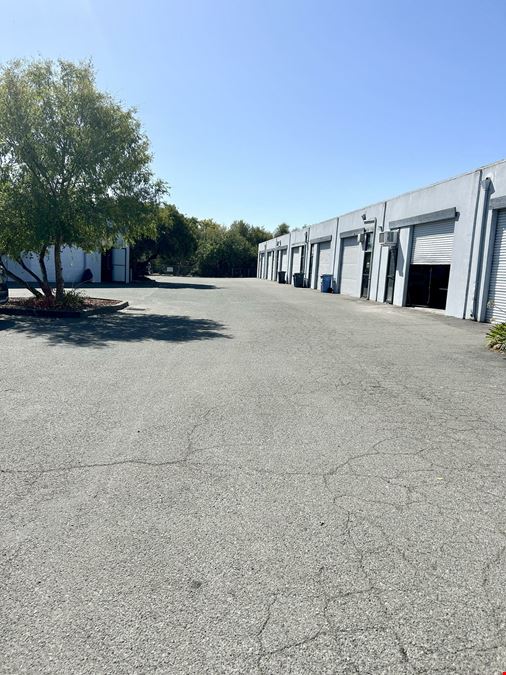 24 Commercial Blvd