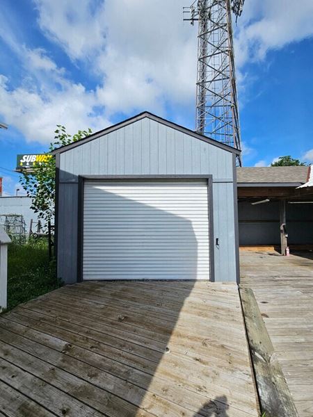 Preview of commercial space at 204 Farm to Market 2094