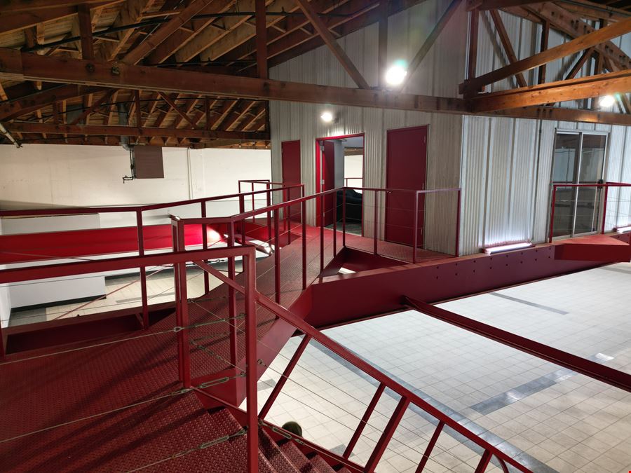Unique SE Portland Warehouse with Wash Bay
